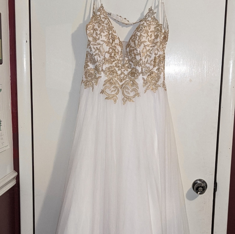 TLC Say Yes To The Prom Dress